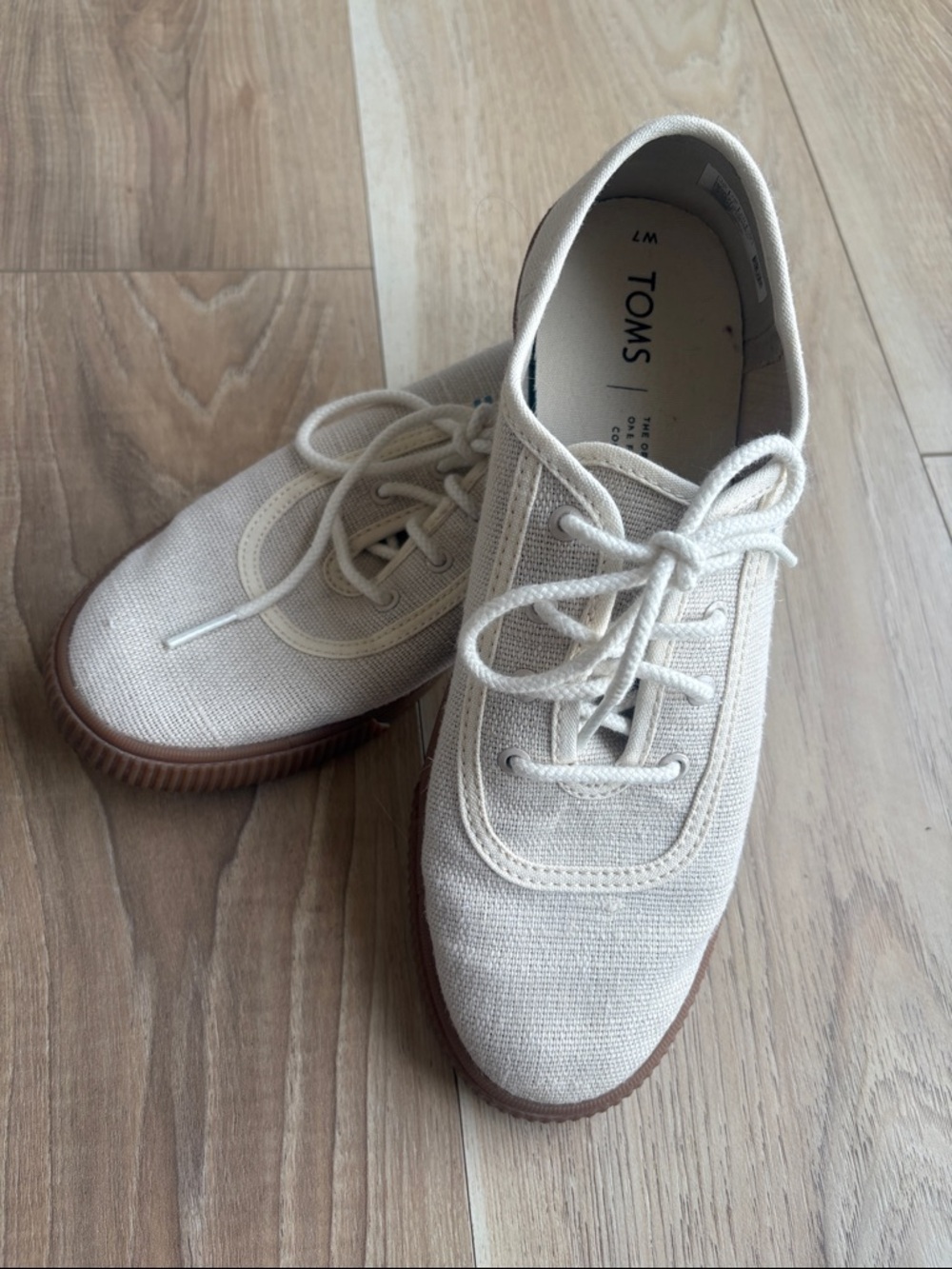 TOMS Cream Canvas Lace-Up Sneakers with Gum Sole